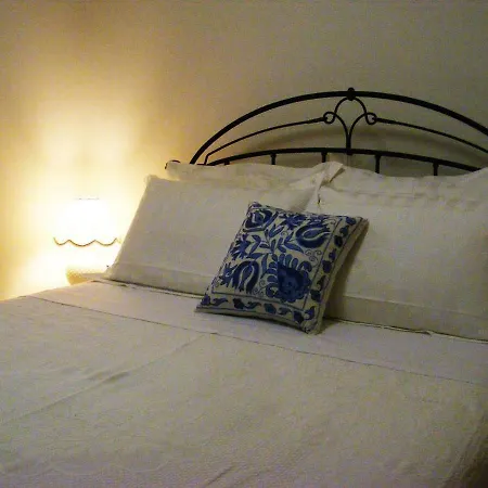 Utopia2 Finikas (Syros)
